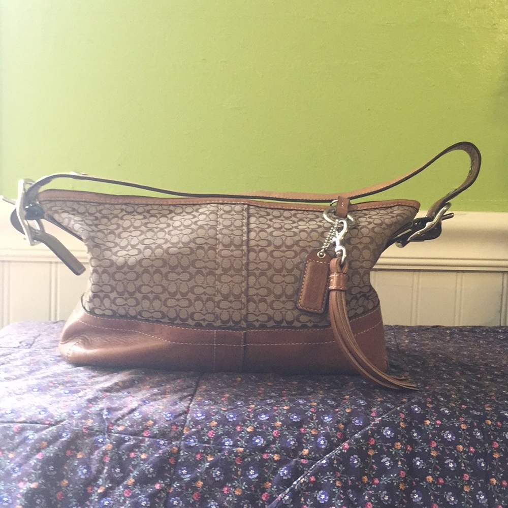 *CLEARANCE* Leather and canvas COACH bag, EUC